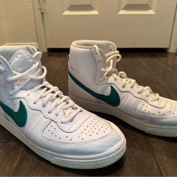 Nike White and Teal Sneakers - Picture 3 of 5